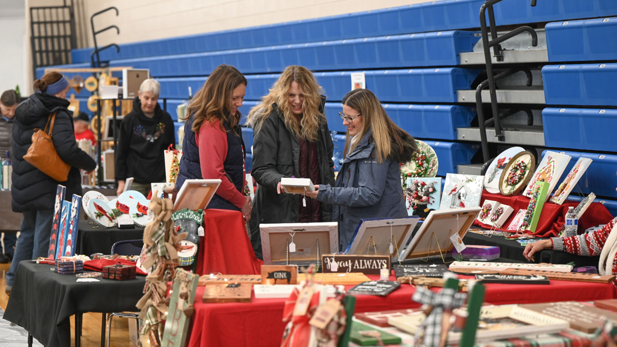 Featured image of Friends of the Johnson Creek Public Library Holiday Fair