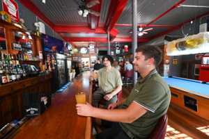 Corner Bar Johnson Creek 250820 BJJ 7328