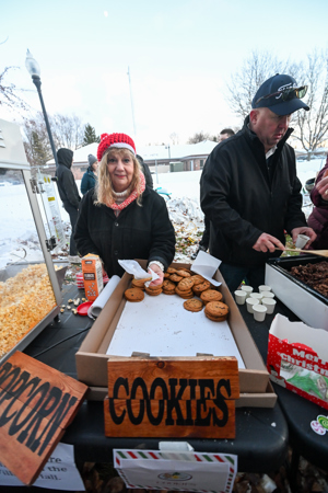 Tree Lighting Johnson Creek DSC 5342251130